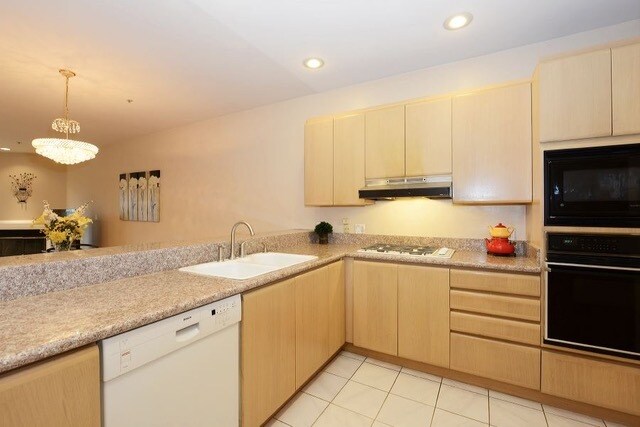 Building Photo - 117 N Gale Dr
