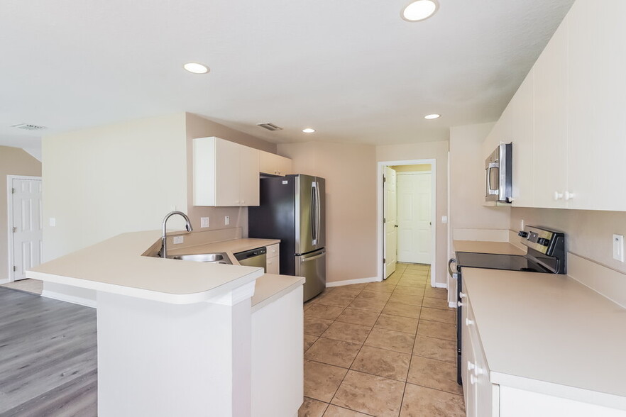 Building Photo - 11237 Cocoa Beach Dr