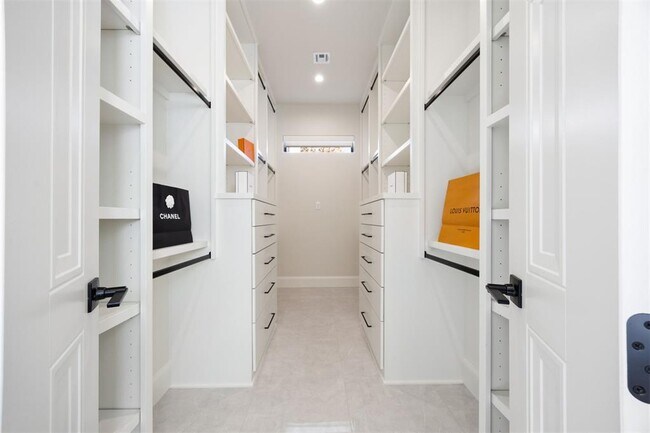 Building Photo - 1129 NW 42nd St