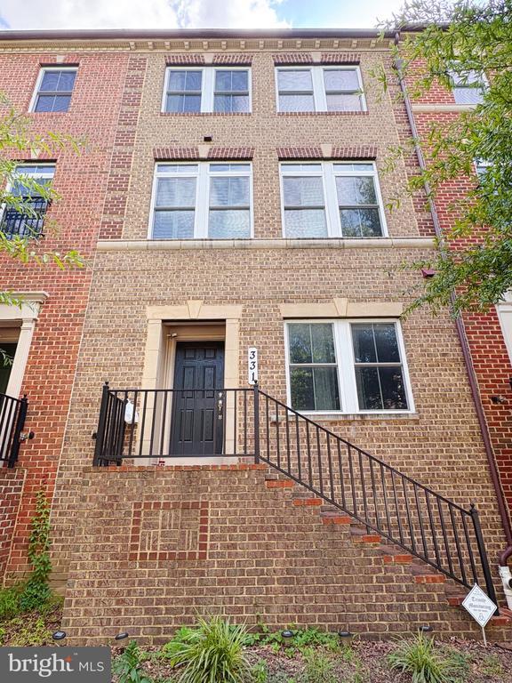 Primary Photo - 331 Parkview Ave
