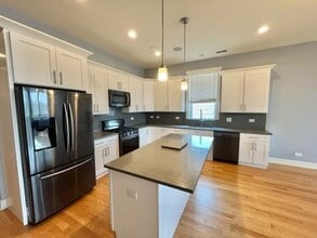 Building Photo - 4531 Forest Ave