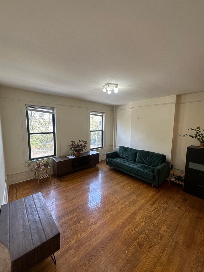 Building Photo - 267 8th St