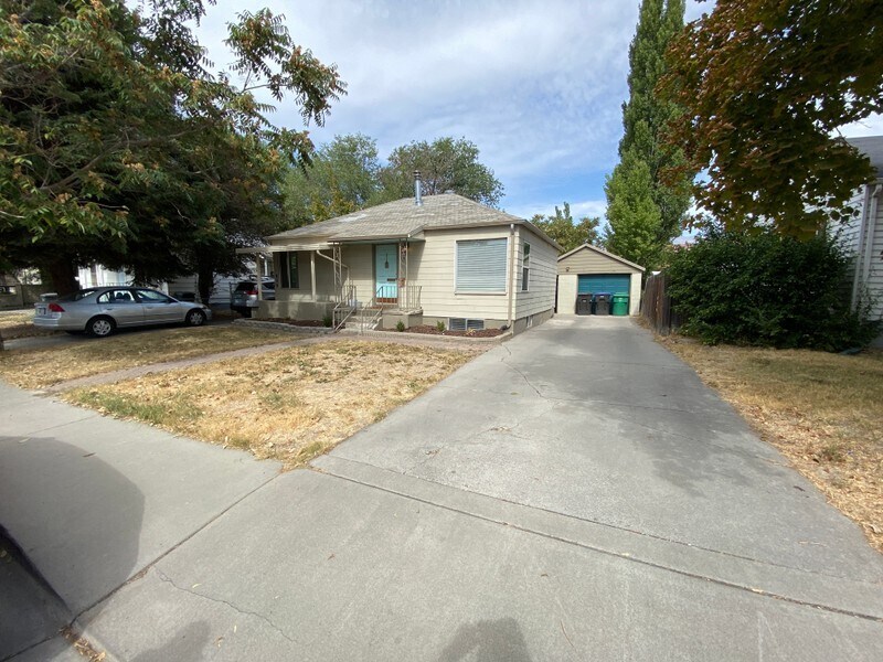 Building Photo - 841 400 S