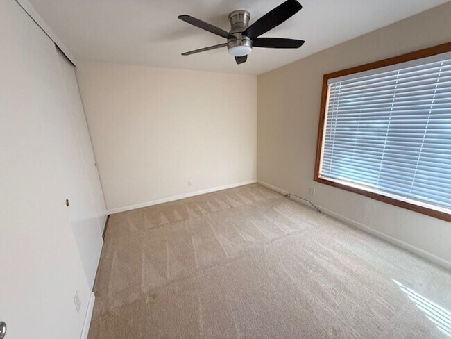 Building Photo - 3BD/2BA Single-Family Home | Less Than 200 Yards From Vintage Hills Elementary!