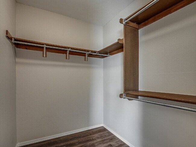 Building Photo - Updated 4-Bedroom Home with Spacious Layou...