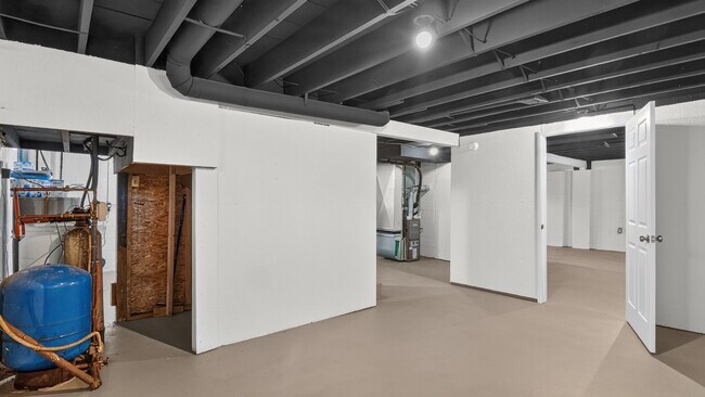 Building Photo - 3582 N Milford Rd