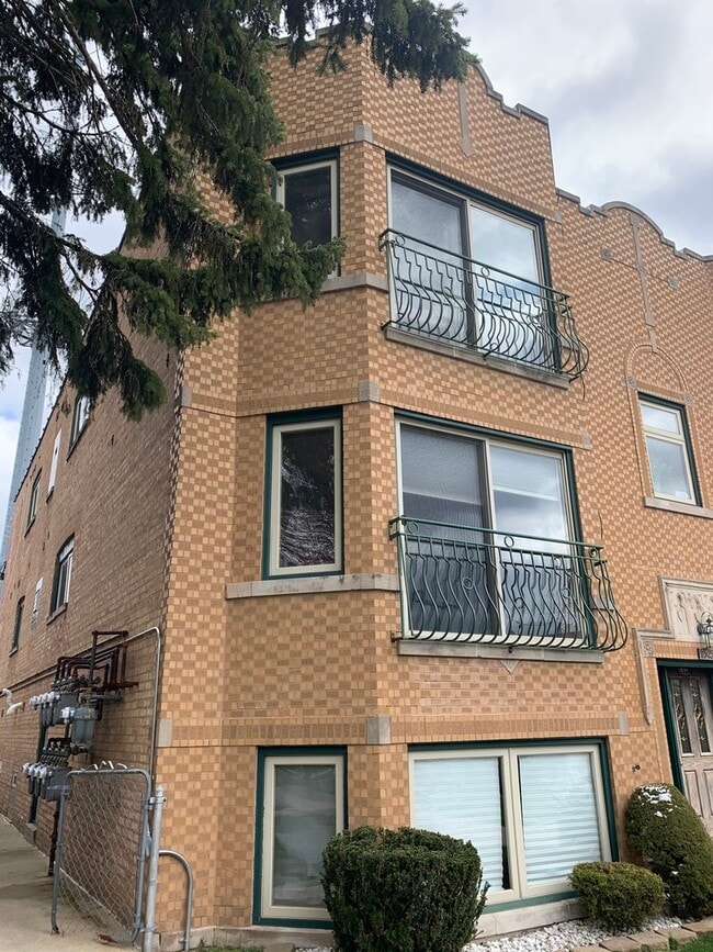 Primary Photo - 2525 N 72nd Ct