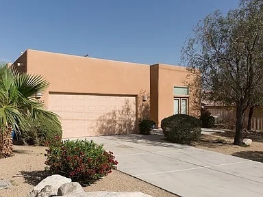 Building Photo - 12832 Miracle Hill Rd
