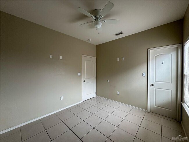 Building Photo - 17 Miroslava Ave