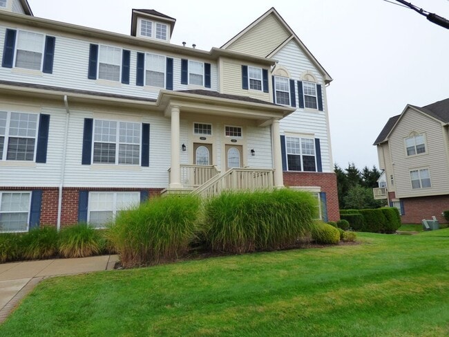 Building Photo - 1547 Cass Lake Rd