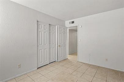 Building Photo - Charming 2-Bedroom - Big Backyard and No Carpet!