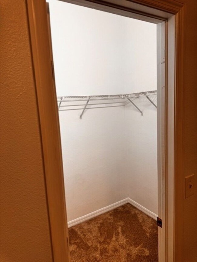 Building Photo - Luxury 3 bedroom 2 bathroom townhome avail...