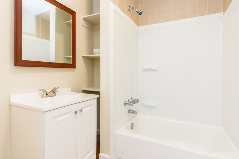 Building Photo - 7 Main St