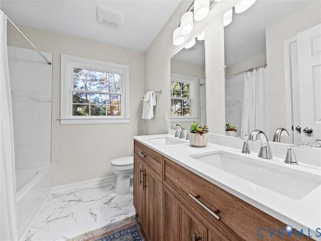 Building Photo - 10303 Edgebrook Ct