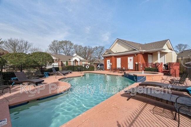 Building Photo - 66 Jeffrey Way