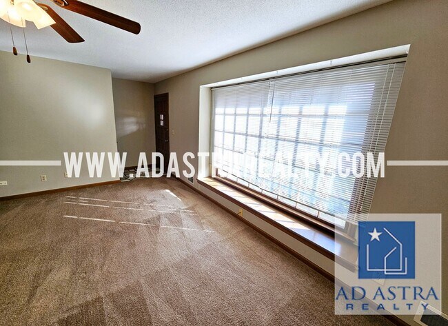 Building Photo - Spacious Duplex in Independence-Available ...