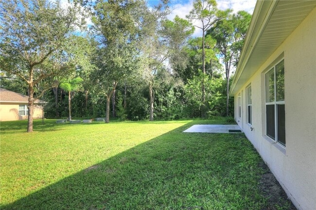 Building Photo - 573 Belfast Terrace