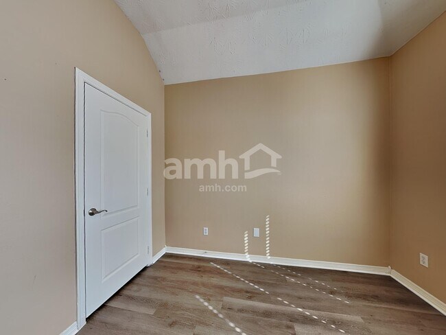 Building Photo - 7819 Niki's Crossing