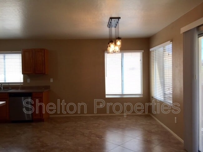 Building Photo - 14787 W Columbine Dr