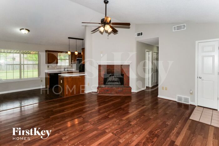 Building Photo - 5923 Willow Springs Dr