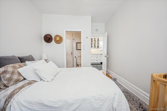 Building Photo - 36 Grand Ave