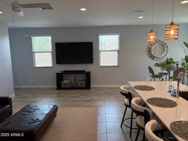 Building Photo - 8903 W Bethany Heights Dr