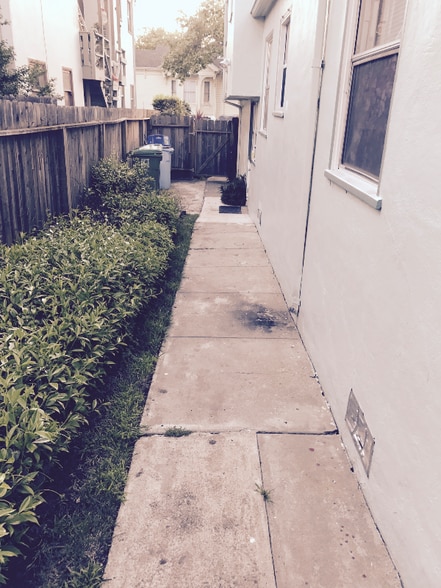 Building Photo - 3219 King St