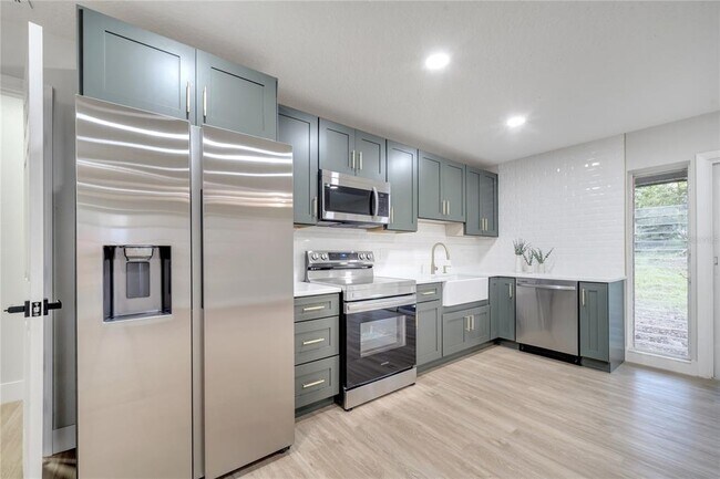 Building Photo - 7043 Carlene Dr