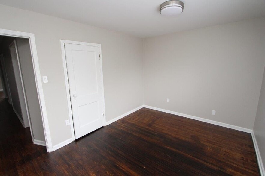 Building Photo - 448 S Huron Ave