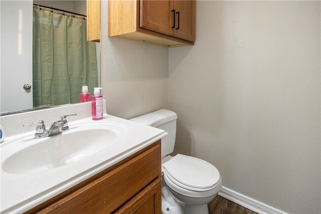 Building Photo - 2903 McLaren Dr