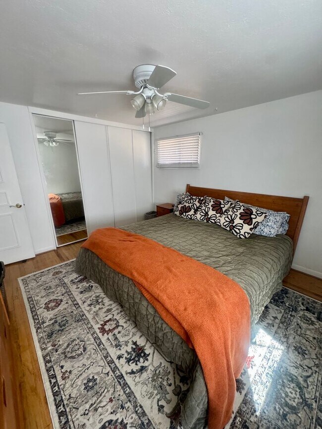 Building Photo - Charming 3 Bedroom in Knob Hill with views of Pikes Peak