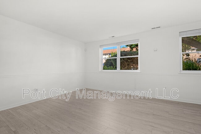 Building Photo - 4407 Falls Bridge Dr