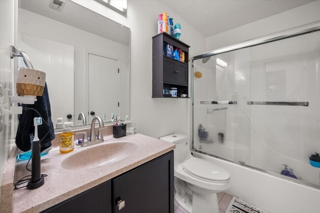 Building Photo - Check out this beautiful home on Baygarden