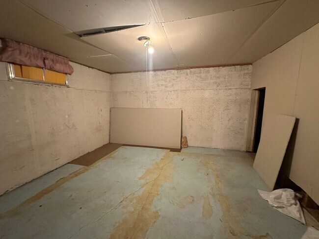 Building Photo - 5084 ID-33