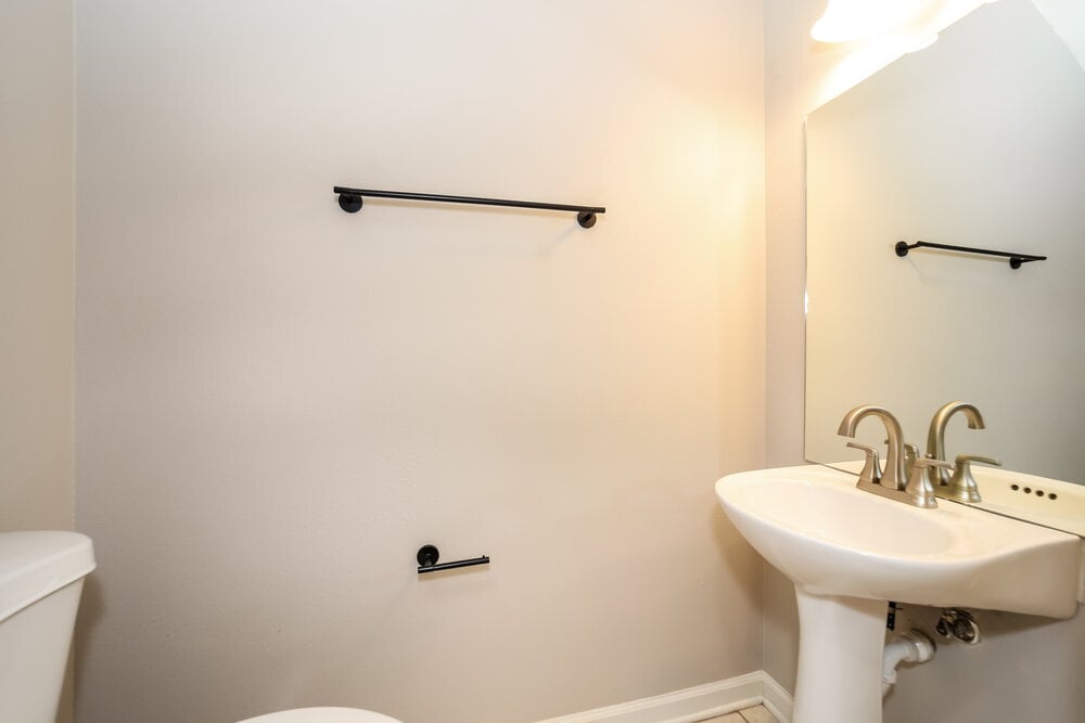 Building Photo - 5860 Sandstone Way