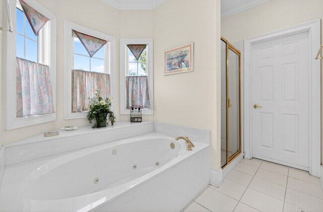 Building Photo - 203 Whiting Ln