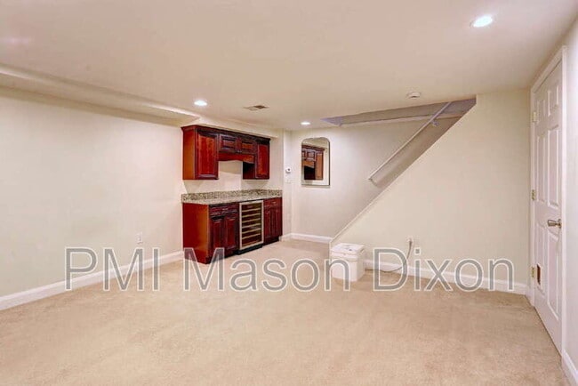 Building Photo - 133 Stevenson Ln