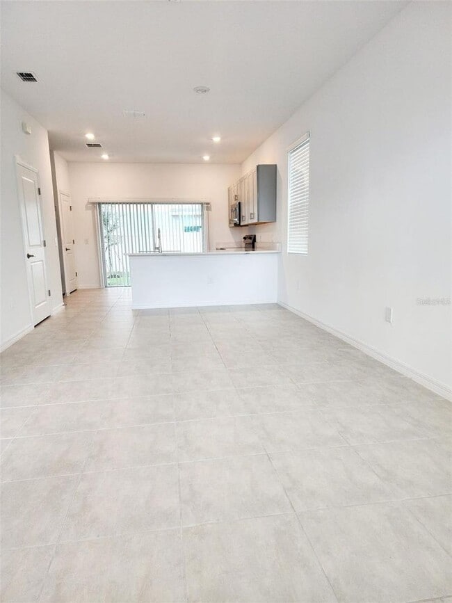 Building Photo - 2 Bedroom Townhome For Rent in Westview Kissimmee