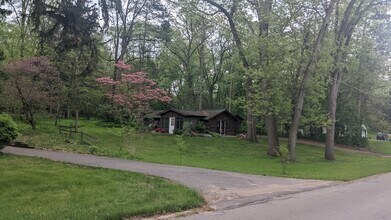 Building Photo - 8970 E Gull Lake Dr