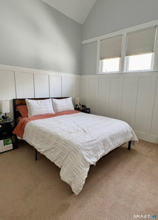 Building Photo - 611 Whitney Ave