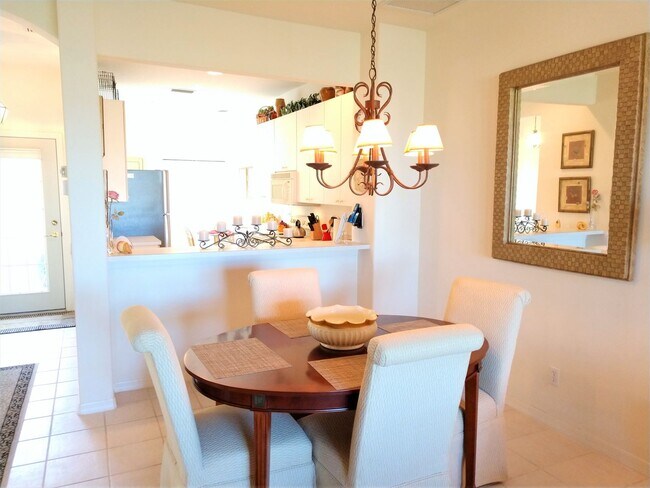 Building Photo - Seasonal Short-Term Villa located in Pelican Pointe Golf & Country Club!