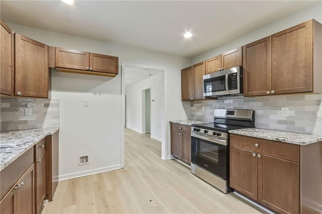 Building Photo - 20 Pennington Ave SW