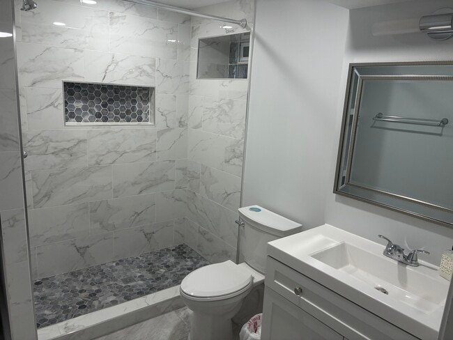 Building Photo - 544 W Cullerton St