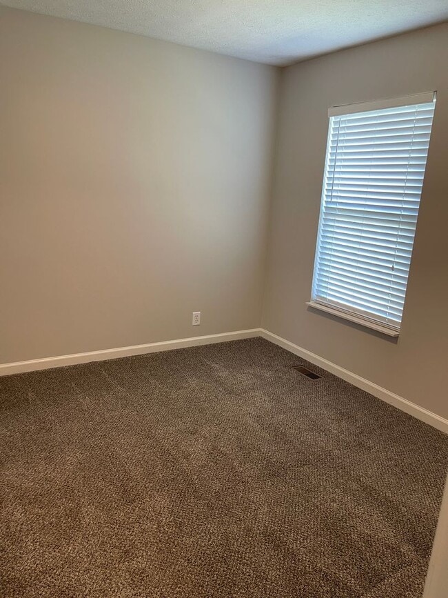 Building Photo - 3 Bed 2.5 Bath Nashville Opry Mills Area FOR LEASE