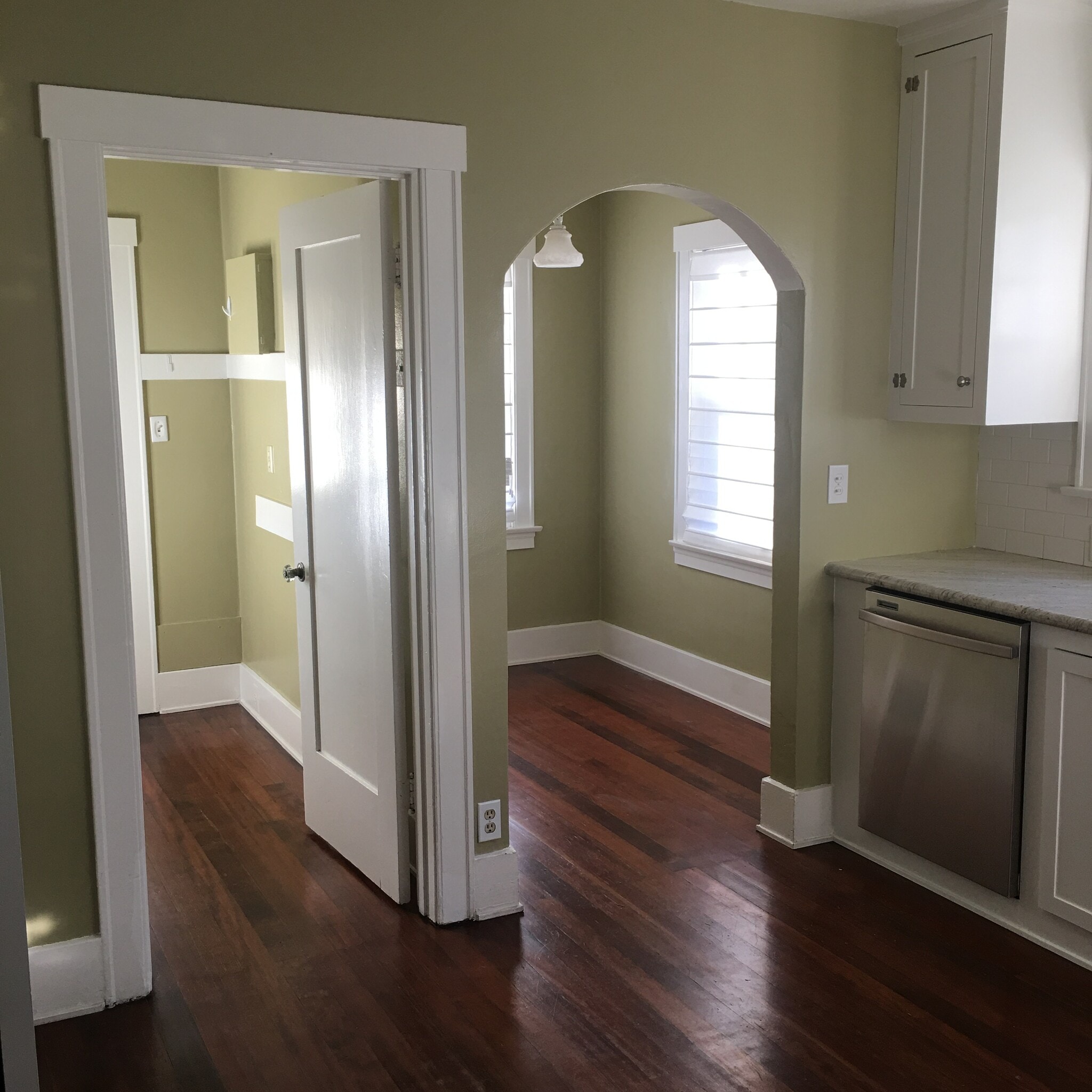 Door to laundry room - 862 Allen Ave