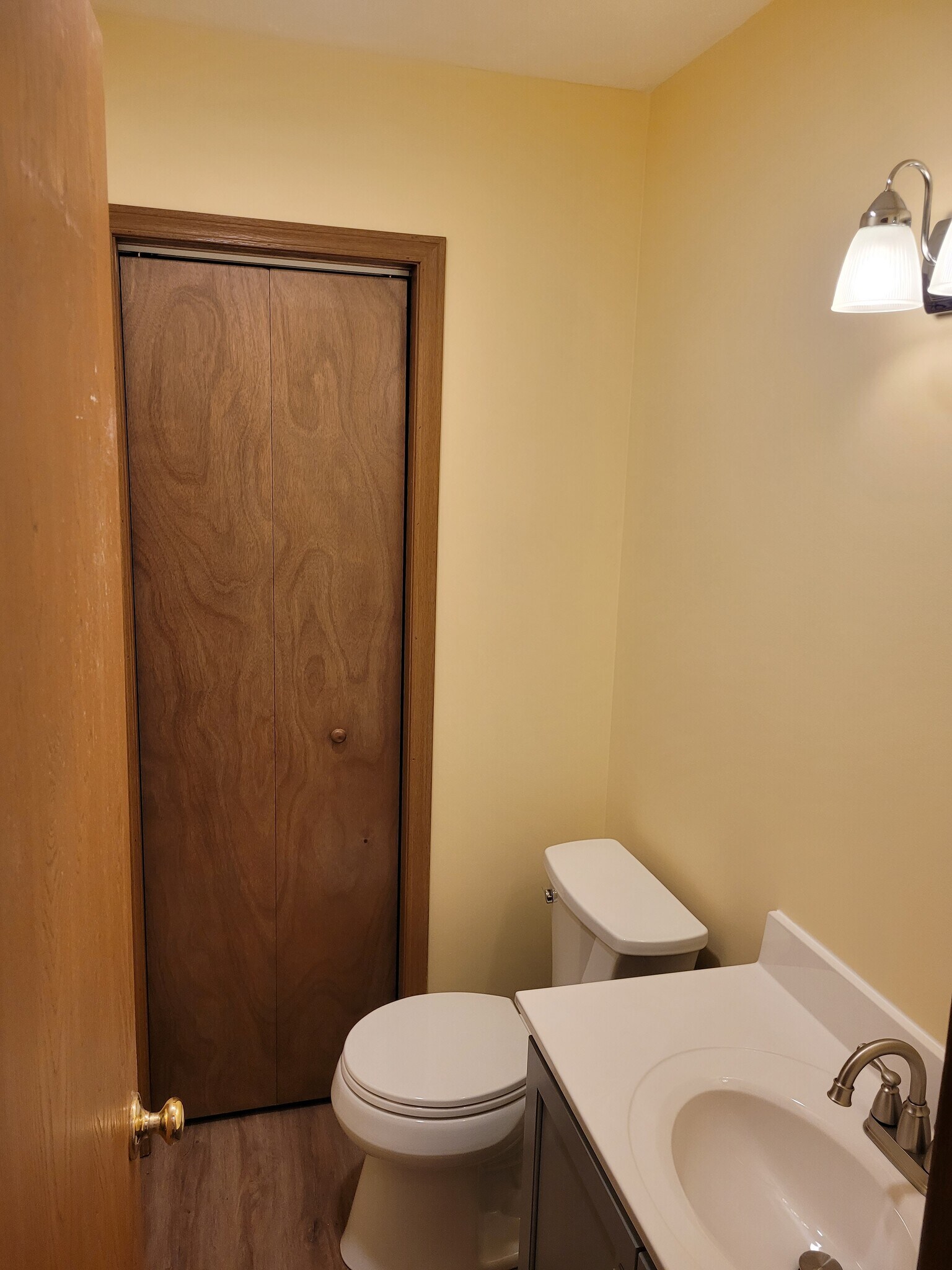 1st Floor Half Bath - 890 Postiy St NW