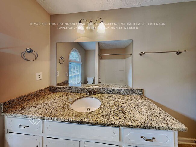 Building Photo - 990 Thousand Oaks Dr