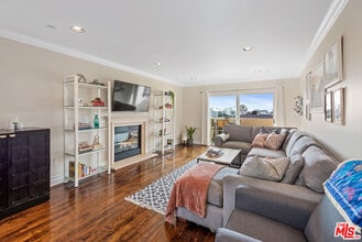Building Photo - 1246 Armacost Ave