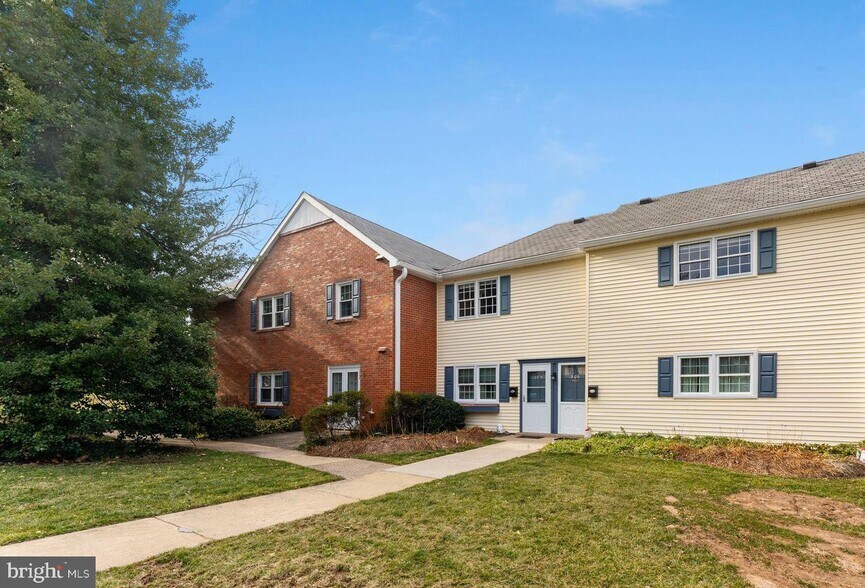 Building Photo - 306 Yardley Cmn
