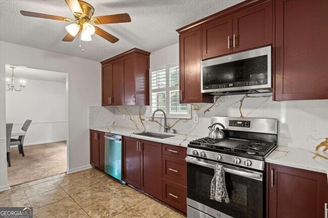 Building Photo - 285 Cascade Rise Ct SW